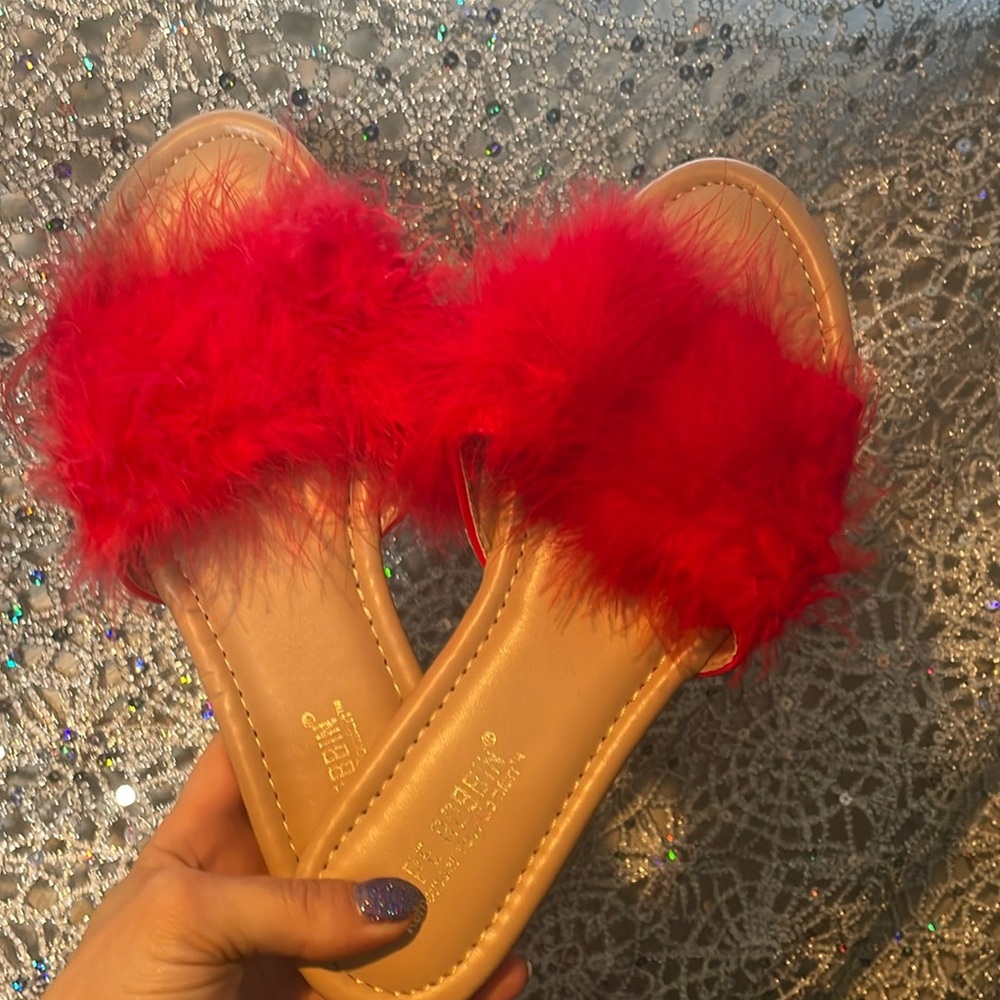 Feather sandals